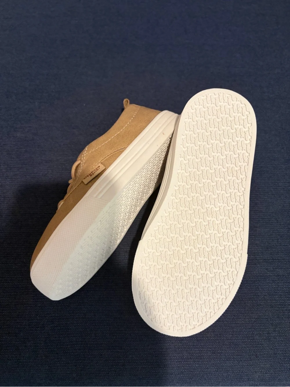 NWOT OshKosh B'gosh Tan Low-Top Kids Sneakers